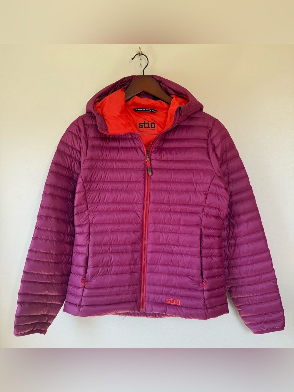 Stio Women’s Pinion Down Hooded Puffer Jacket - Pink/Orange - Small